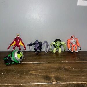 Ben 10 action figure mixed bundle. Rare  Alien Action Figures Set - Multicolor